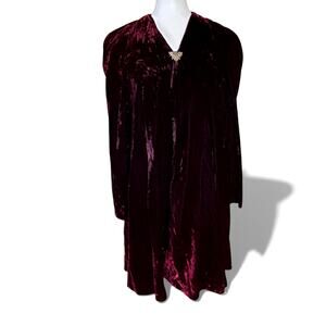 1960s Crushed Velvet Opera Coat in Deep Plum – 1967–1971
